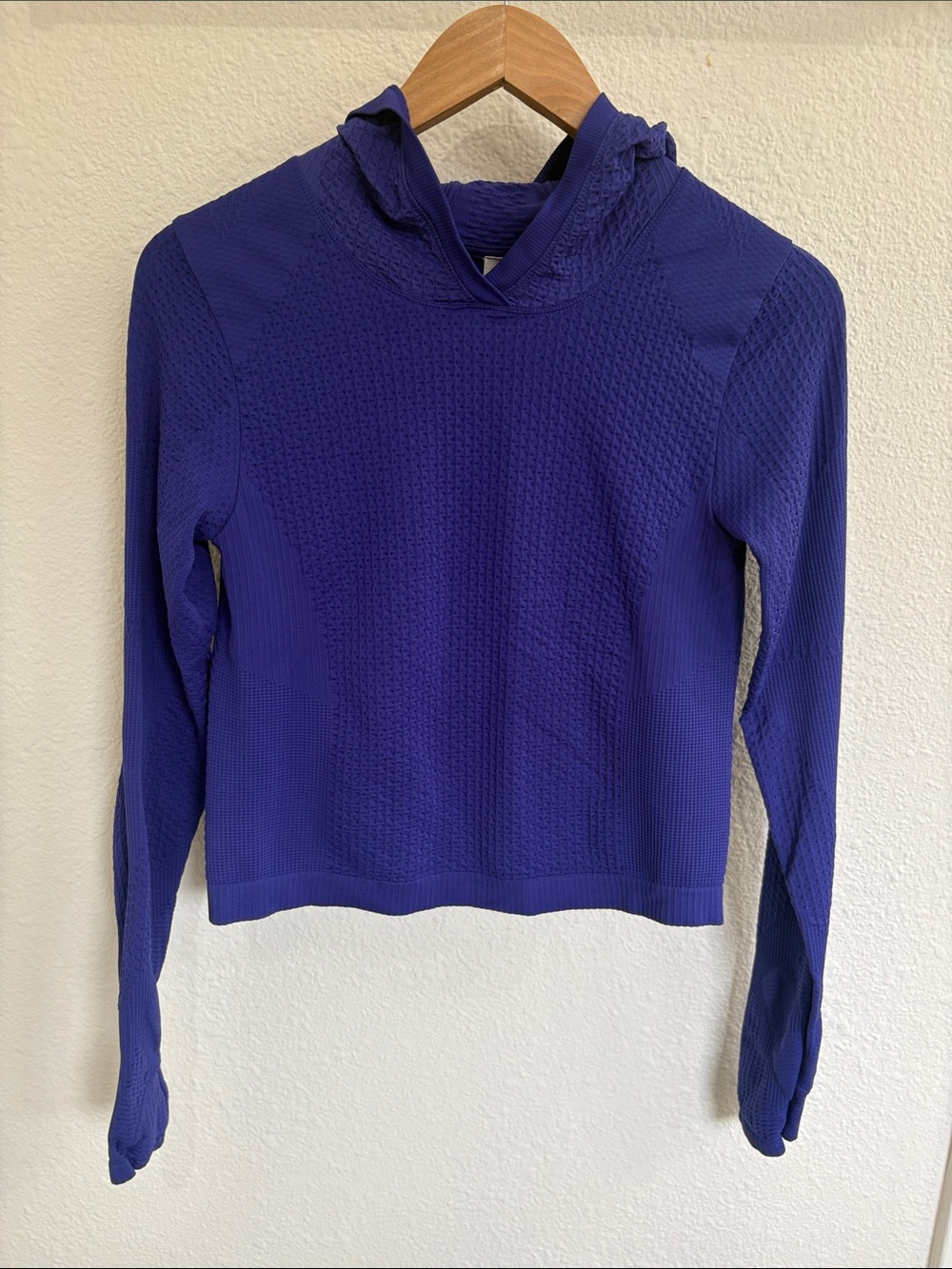 Athleta Violet Cropped Lightweight Hooded Pullover